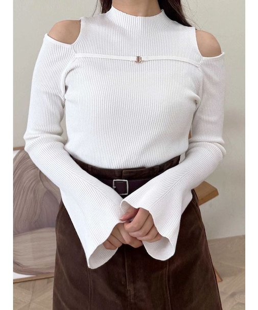 ショルダースリットナローストラップニット