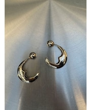 カーヴィラウンドピアス