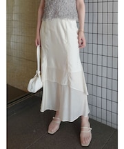 セミシアーティアードスカート