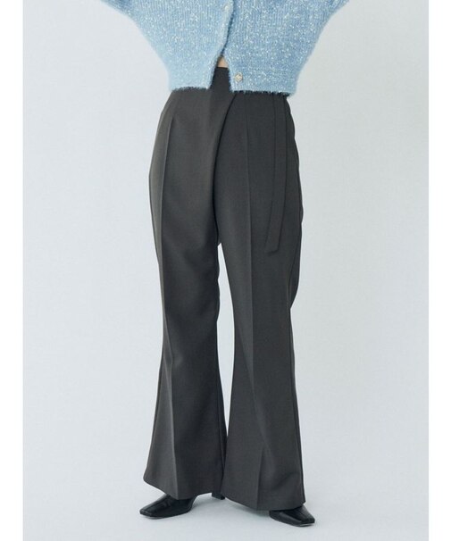 ウエストアシンメトリーセミフレアパンツ