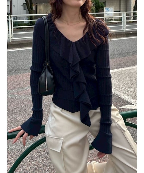 ラッフルフリルニットプルオーバー