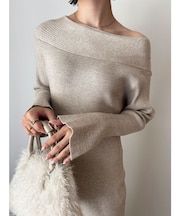 オフショルリブニットワンピース