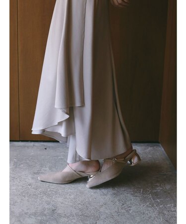 MODERNカッティングメタルヒールミュール