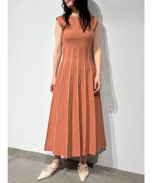 ジオメトリックフォルムニットワンピース