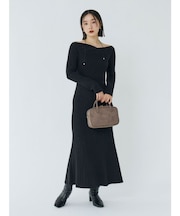 アシンメトリーネックフレアニットワンピース