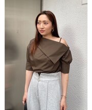 アシメネックデザインブラウス