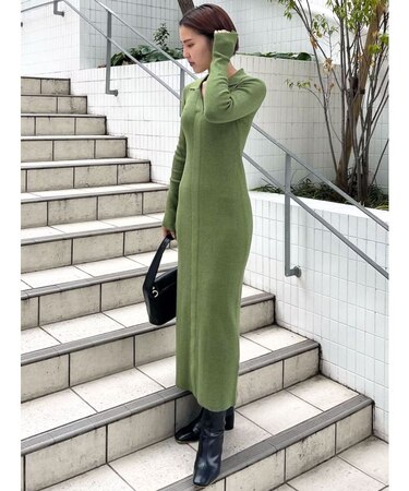 カラーネックタイトニットワンピース