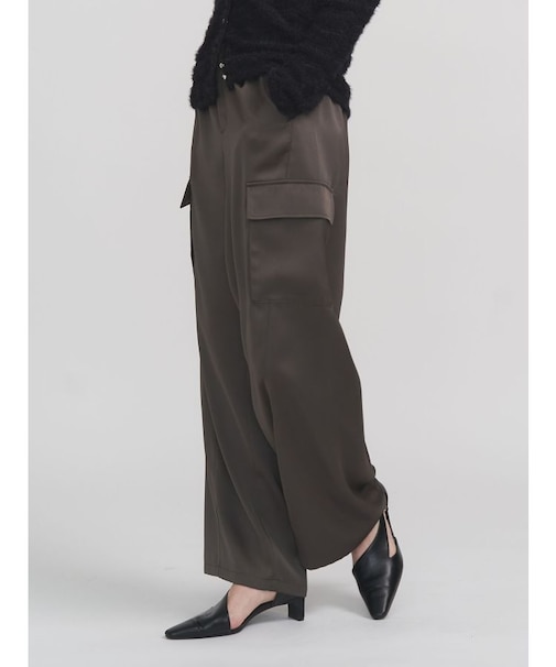 サテンカーゴワイドパンツ