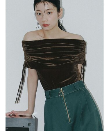 ライトベロアオフショルトップス