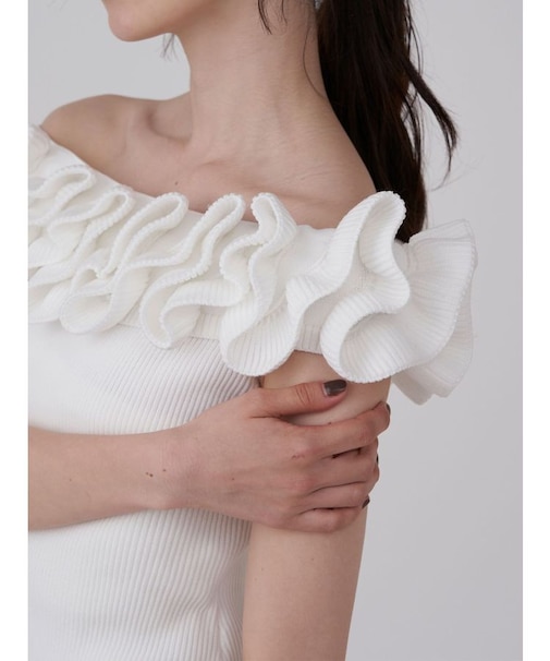 デコラフリルオフショルニットプルオーバー