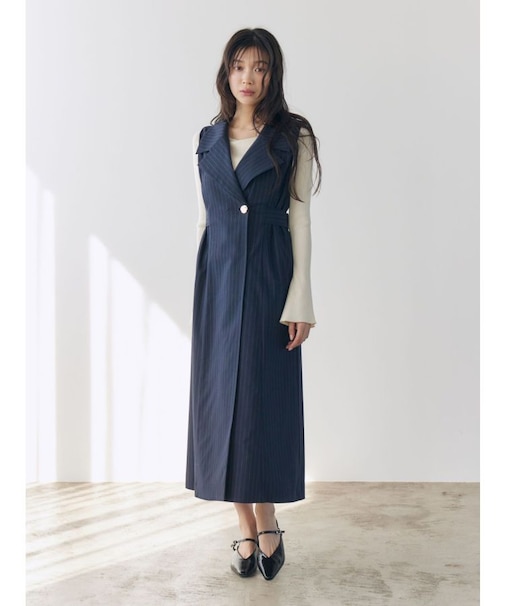 メタルボタンテーラードジャンパースカート