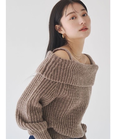 ウールブレンドオフショルダーニット