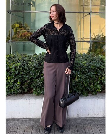 フラワーパターンレースシャツ