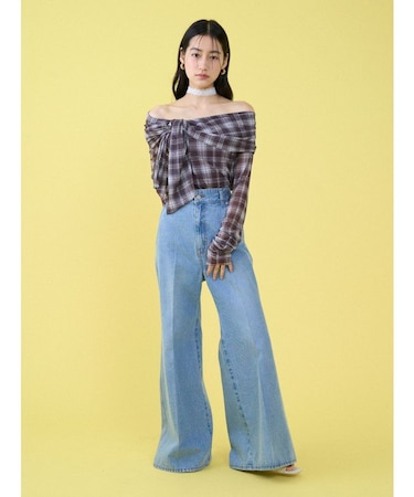 センタープレスワイドフレアデニムパンツ