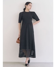 バックオープンフォルムニットワンピース