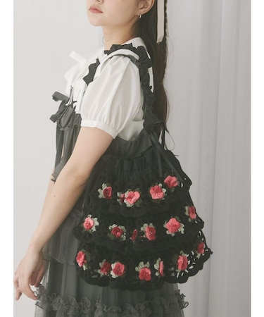 クロシェティアードポシェット