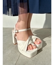 ツイスト厚底サンダル