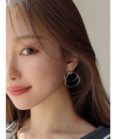 ダブルツイストピアス