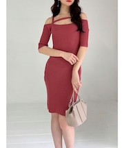 ストリングデザインタイトニットワンピース