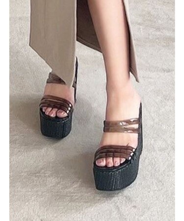 クリアウェッジサンダル