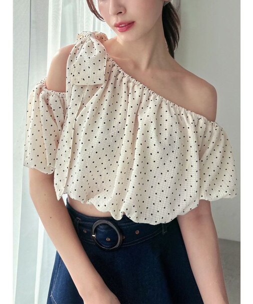 ビッグリボンワンショルブラウス