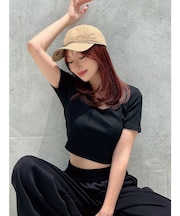 UネックTシャツ