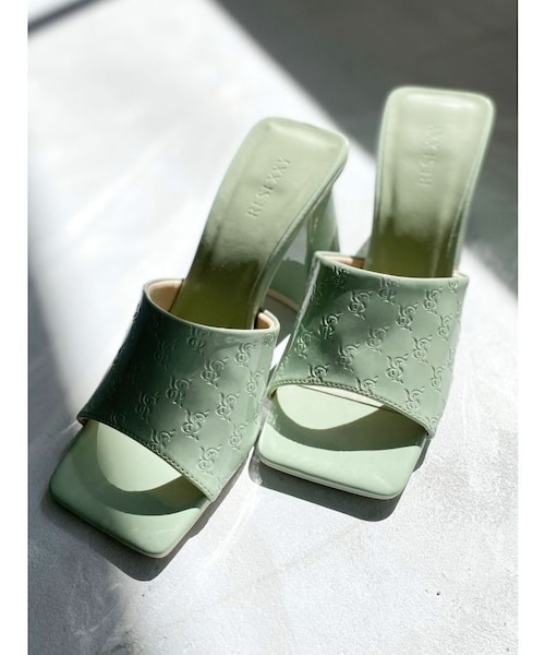 【Juicy Couture】海外限定品 エンボス ロゴ サンダル Juicy Couture】海外限定品 エンボス ロゴ サンダル