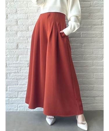 タックデザインフレアパンツ