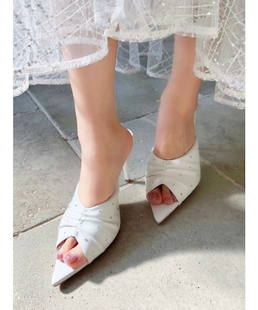 ギャザーデザインシャイニーサンダル