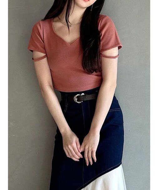 スリーブデザイントップス