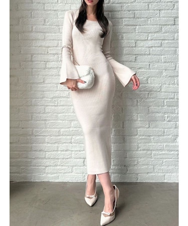 デコルテパールニットワンピース