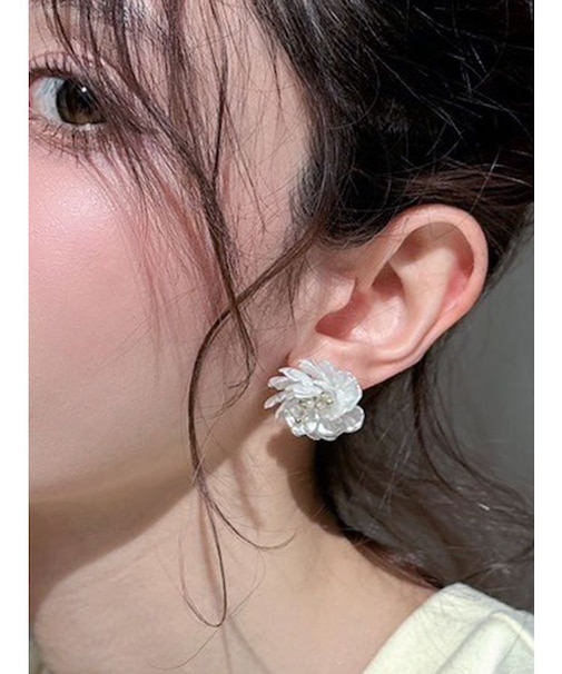 シェルフラワーピアス