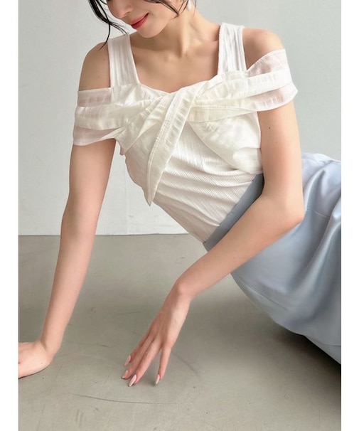 カットレイヤードトップス