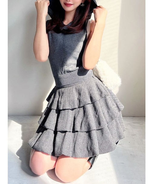 ヘムバルーンフリルミニスカート