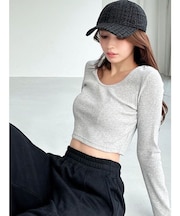 UネックロングTシャツ