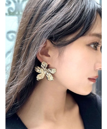 メタルフラワーピアス