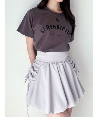 エンブロイダリーロゴTシャツ