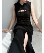 カットアウトフーディワンピース