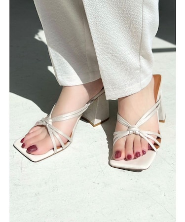 スウェードサンダル