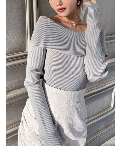 ワイドカラーオフショルニット