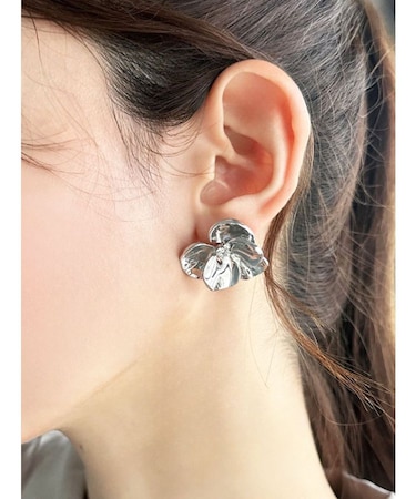 ストーンポイントフラワーピアス