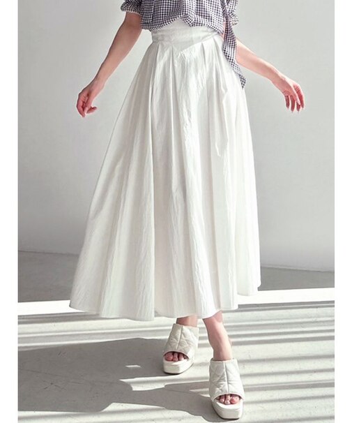 タフタボリュームスカート