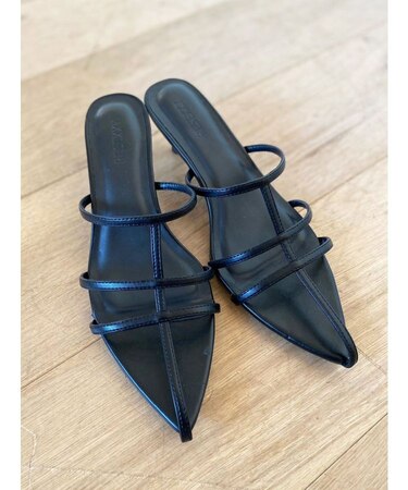 ラインデザインサンダル