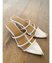 ラインデザインサンダル