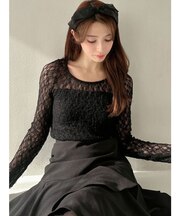 カップ付きストレッチレーストップス