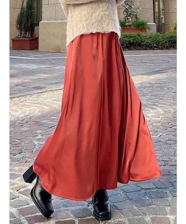 サテン切替フレアスカート