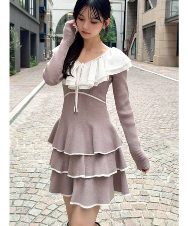 ラッフルデザインミニニットワンピース