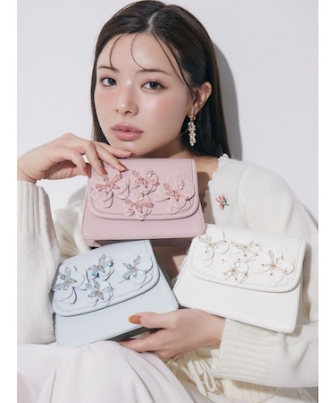 フラワーモチーフコンパクトバッグ