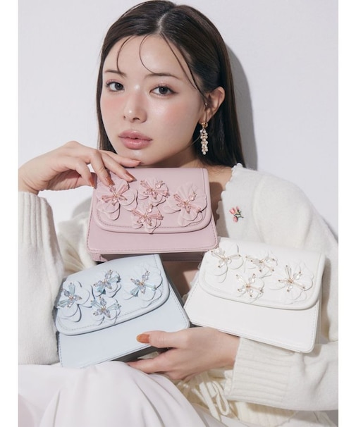 フラワーモチーフコンパクトバッグ