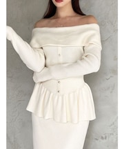 オフショルペプラムニットトップス【セットアップ着用可能】